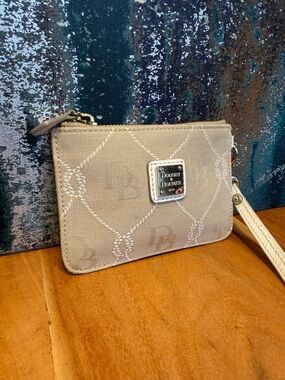 Dooney & Bourke Y2K Monogram Canvas Wristlet Wallet Beige Logo Pouch (GUC)